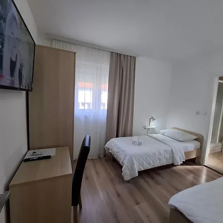 Gaga Gæstehus 3*